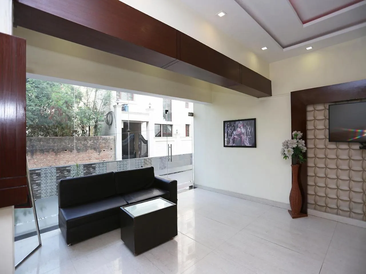 Oyo 5474 Hotel Aries Varanasi